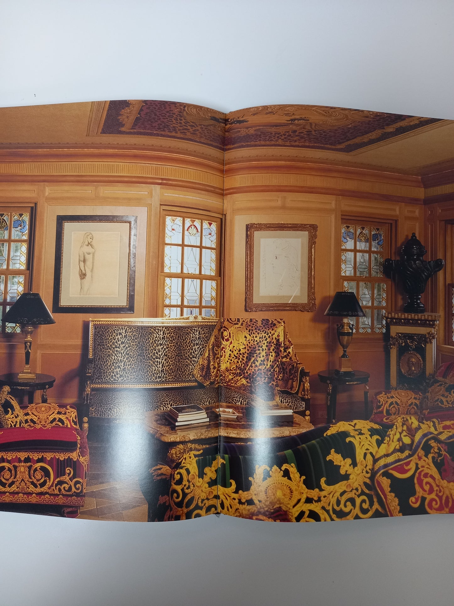 Gianni Versace - Do Not Disturb