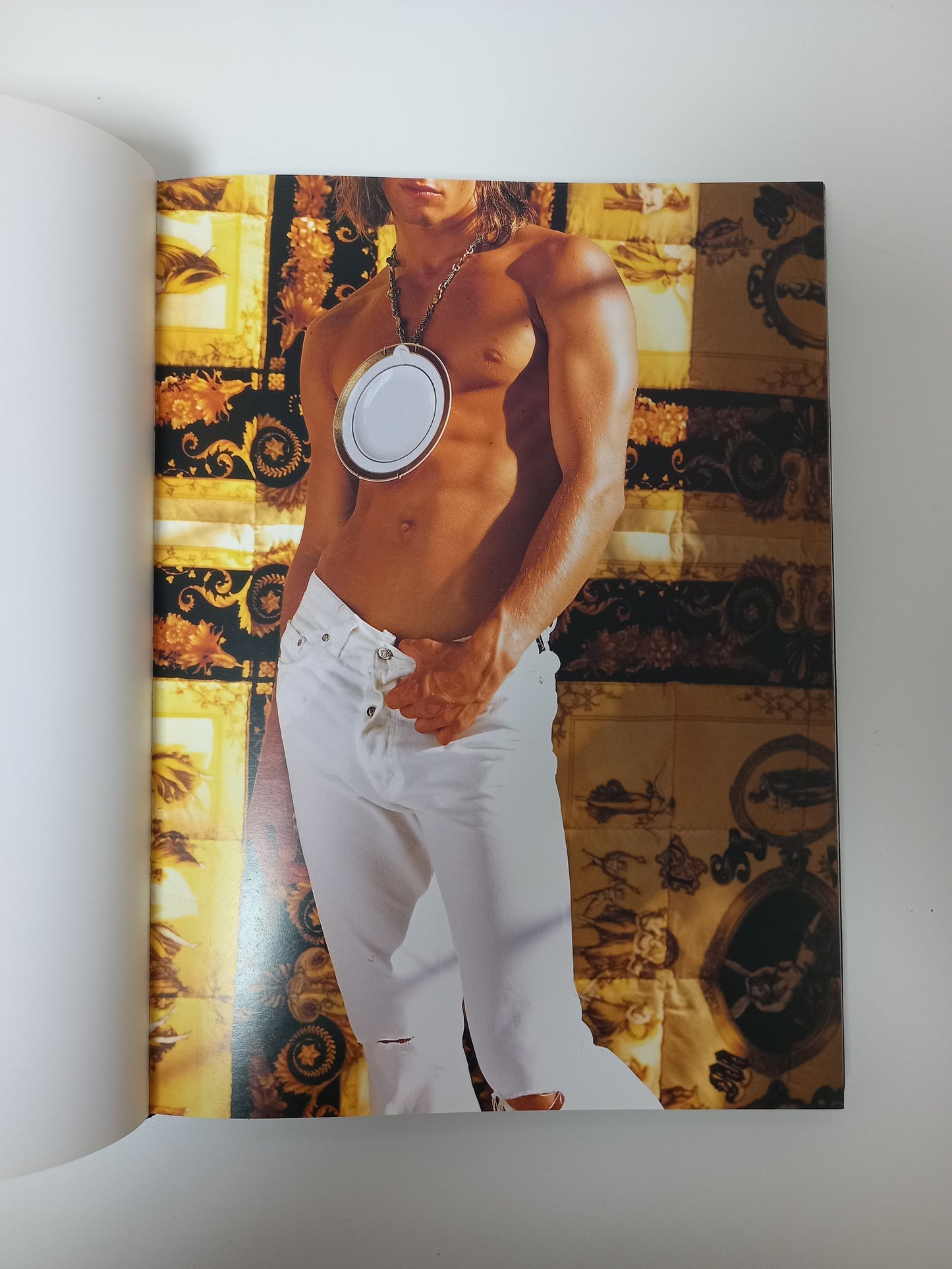 Gianni Versace - Do Not Disturb