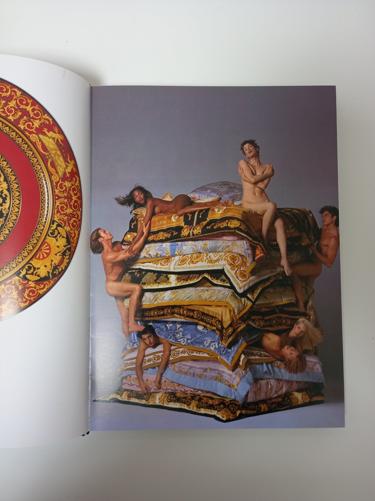 Gianni Versace - Do Not Disturb